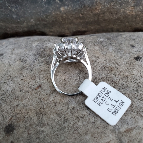 White Gold Rhodium Plated Cubic Zirconia Ring NWT - Picture 4 of 7